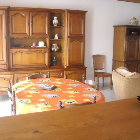 Nyaraló La Combe De Melvieu