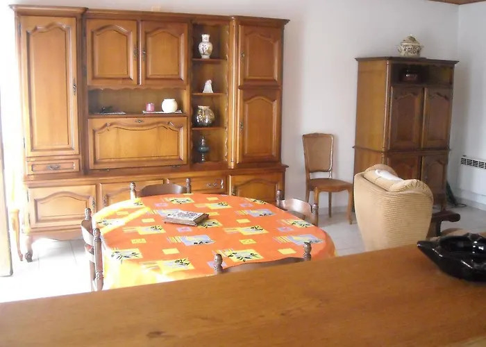 Nyaraló La Combe De Melvieu